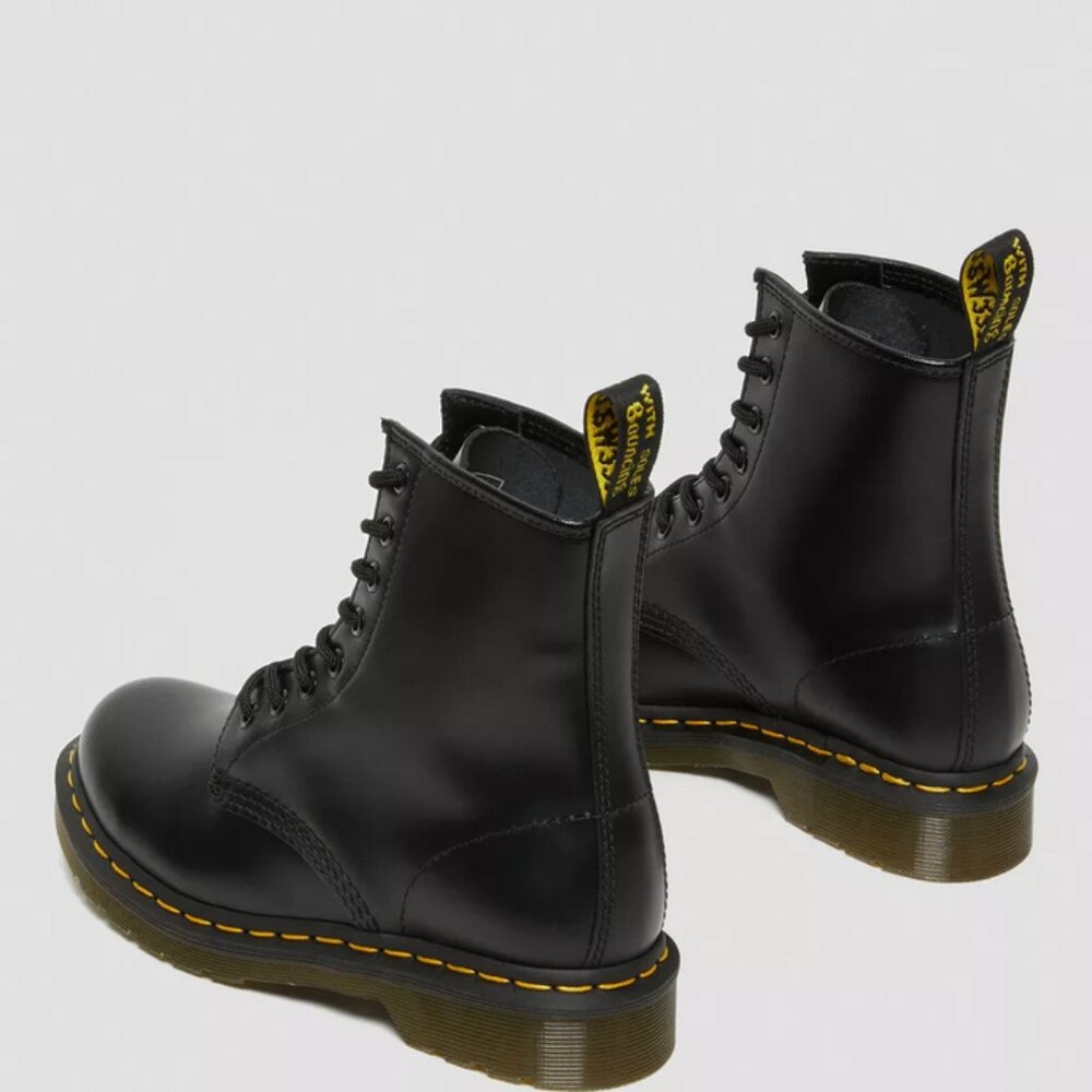 *AMAZING DEAL* NEW Dr. Martens - Women's 1460 Smooth Leather 8 Eye Boot